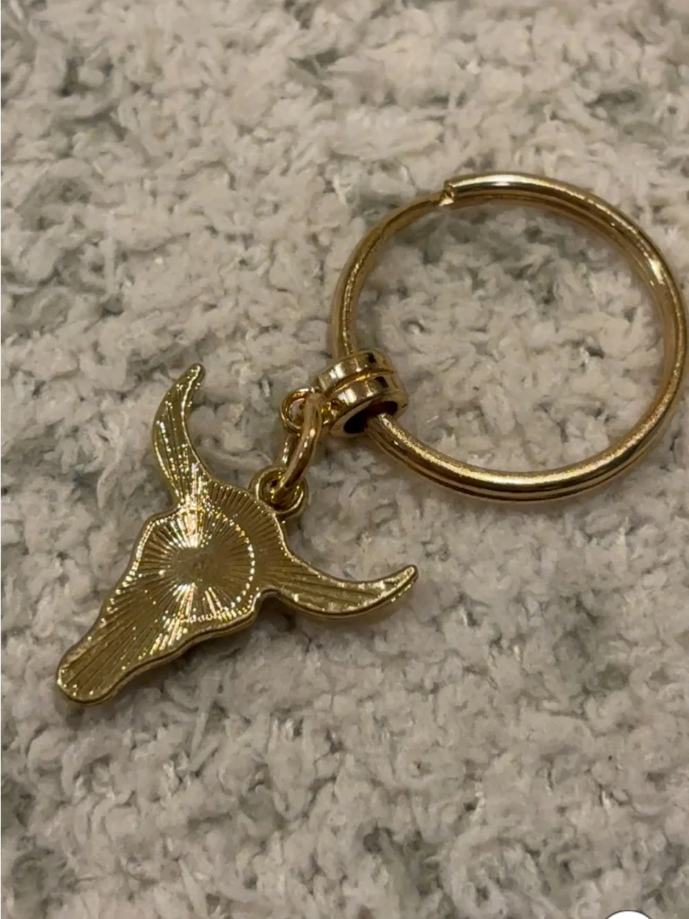 Gold-Tone Western Cattle Skull Bull Keychain with Floral Accent NWT 2”